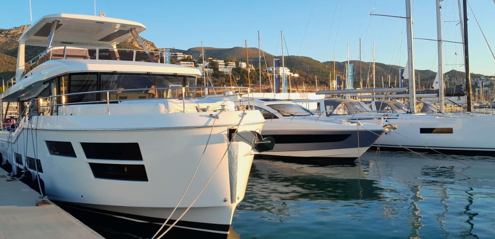 GRAND TRAWLER 62