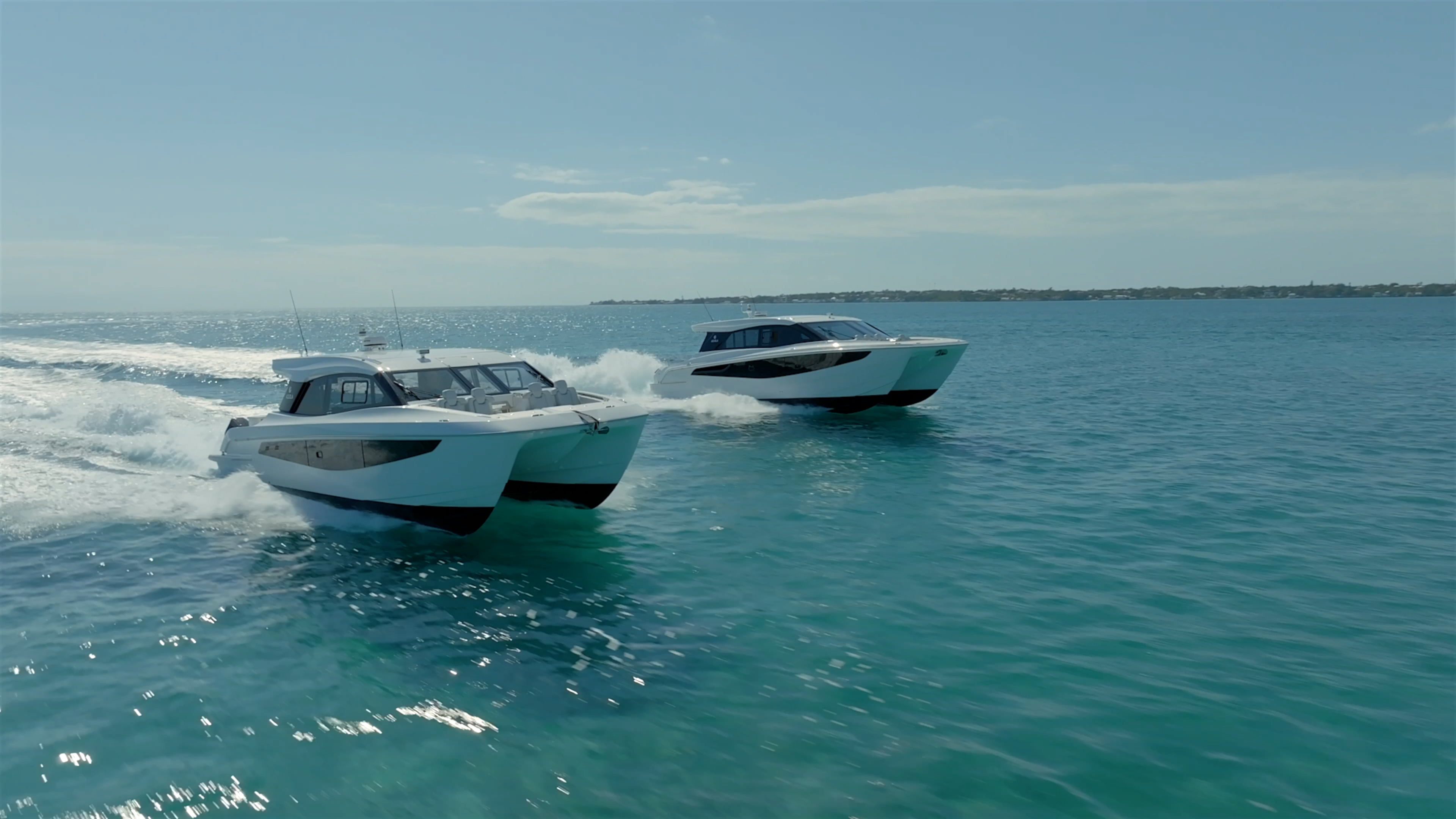 {"TR":"Yeni Aquila 42 ve 46 Coupe modellerini ke\u015ffedin","EN":"Experience the NEW Aquila 42 & 46 Coupes"}