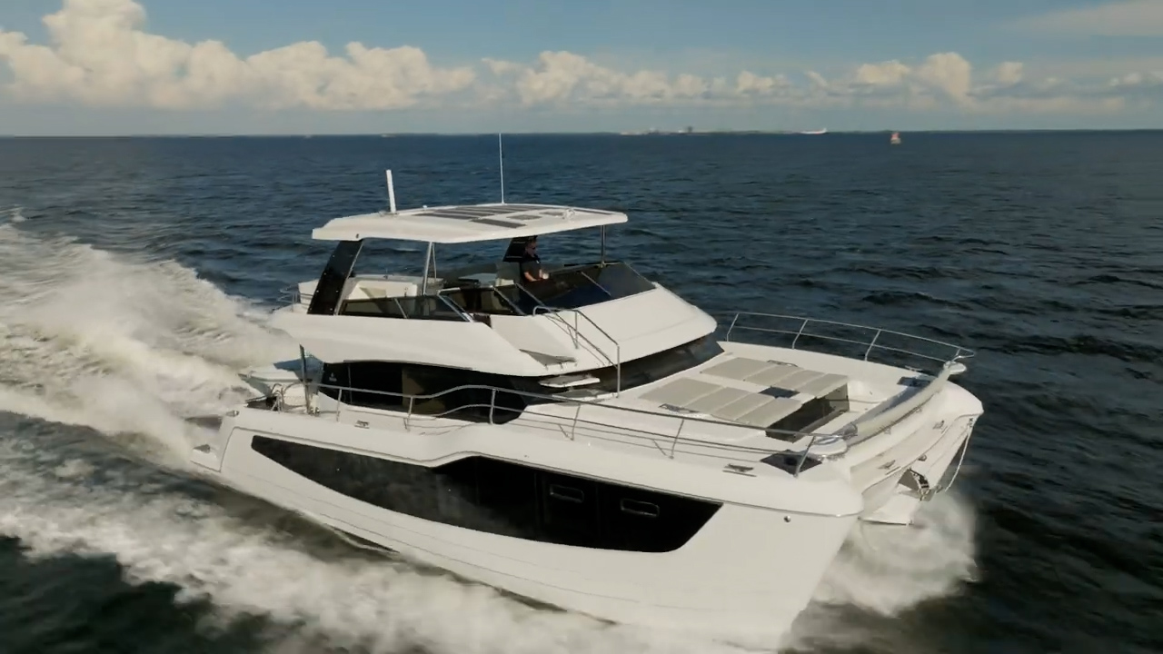 {"TR":"Aquila 50 Yacht Power Catamaran - Get a First Look","EN":"Aquila 50 Yacht Power Catamaran - Get a First Look"}